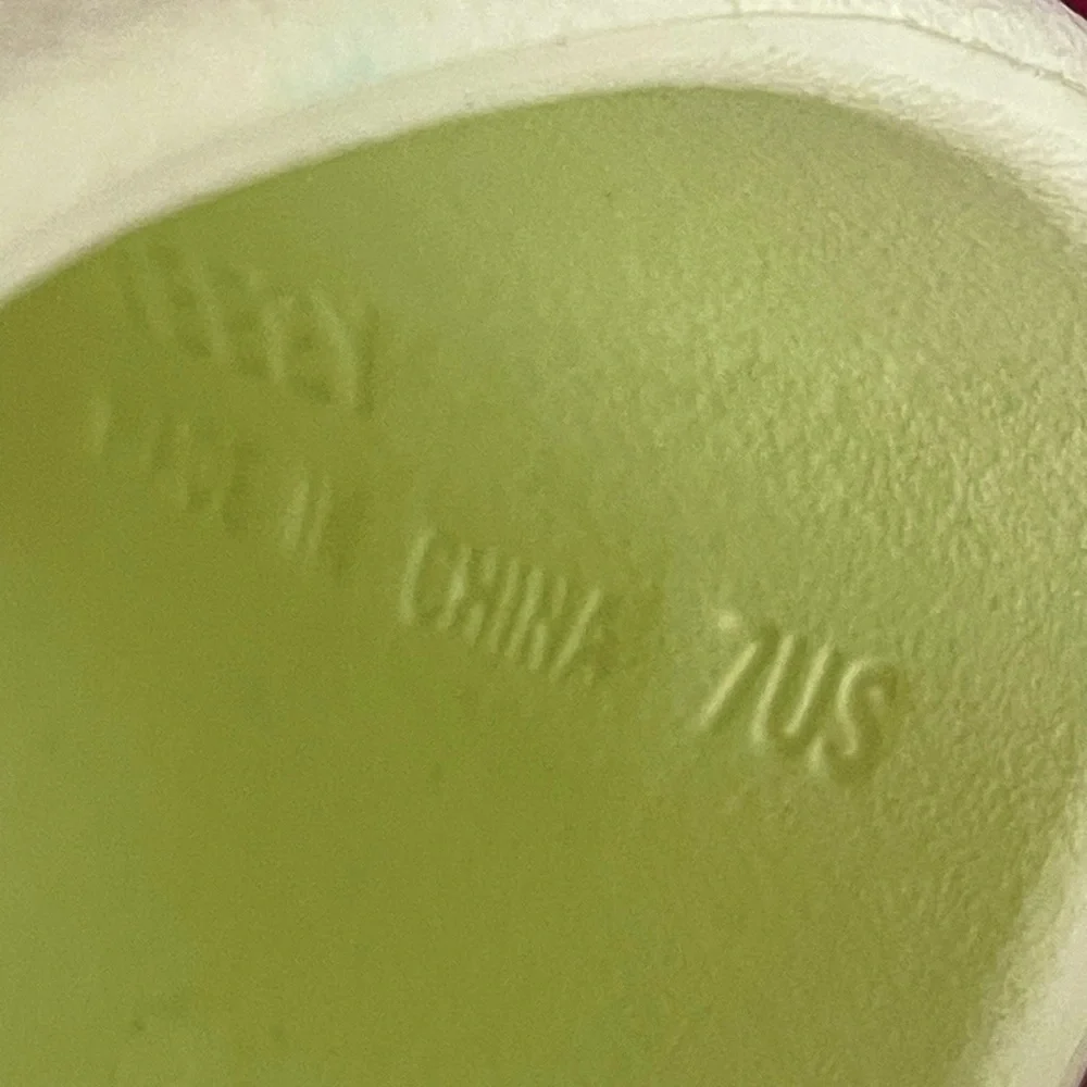 EUC sz 7 adidas YZY Yeezy Slides Glow Green